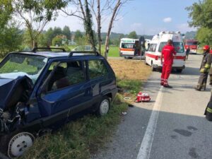 80enne perde il controllo dell’auto: è grave al Cto