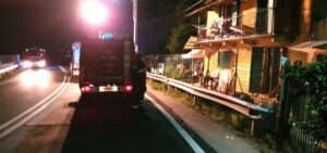 La casa prende fuoco, 70enne salvato dai carabinieri