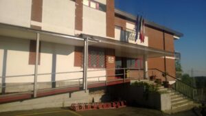 22 studenti della scuola media sospesi per i filmati fatti con gli smartphone ai professori in classe