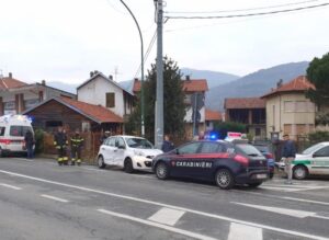 Scontro a Balangero, donna rimane incastrata nell’abitacolo