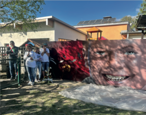 Il parco giochi del paese e un murales dedicati a Luca Bertolo