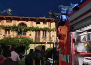 Incendio in un’abitazione, proprietario intossicato