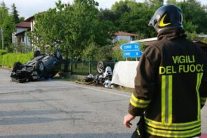 Motociclista 49enne perde la vita nello scontro con un suv