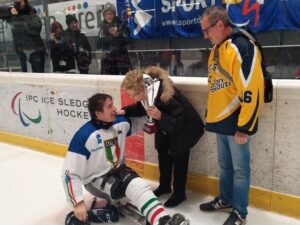 Para-ice hockey, l’Italia capitanata dal casellese Gianluca Cavaliere batte la Norvegia in finale
