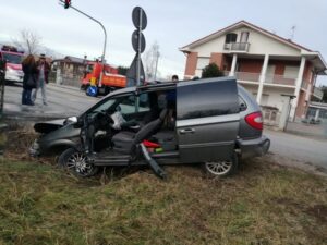 Ferito in un incidente a Front “Franz” Paludetto, noto gallerista d’arte canavesano