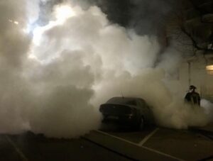 Il piromane torna in azione: altre due auto in fiamme