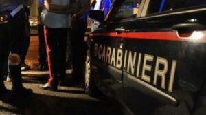 Mamma e figlio investiti in bicicletta: è caccia al pirata della strada