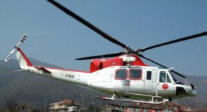 Esplode una bombola di gas in azienda, ustionato un operaio