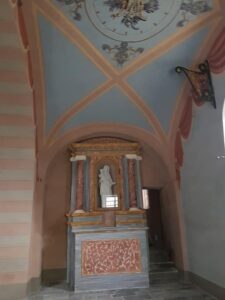 Nella Cappella di Pialpetta ritornano i tendaggi d’epoca