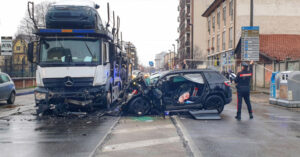 Jeep contro un camion Mercedes: gravi ferite per il conducente 41enne del fuoristrada