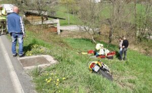 Ceres, scontro tra auto e moto: ferita una 53enne di Ciriè