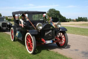 «Vengo a prenderti stasera… la tua torpedo blu…» Colpo alla galleria della locomozione, rubata auto d’epoca del 1914