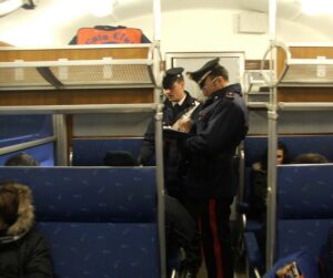 Botte sul treno, parla la mamma del ragazzo accusato di violenza sulla Torino Ceres