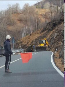 Massi sulla provinciale che porta a Viù: tecnici al lavoro e qualche disagio