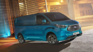 Ford entra nel futuro: ecco l’E-Transit Custom