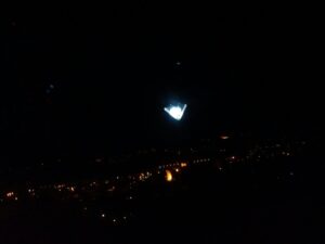 Ufo nei cieli di Corio, la testimonianza: «Ho visto benissimo: la luce fortissima e i caccia» (VIDEO)