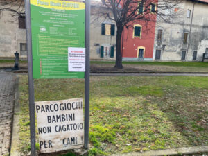 Cirié, killer di animali in azione: cagnetto gravemente intossicato nel parchetto in via Zaffiri