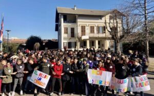 Scuola, un flashmob per dire «no al bullismo» – VIDEO