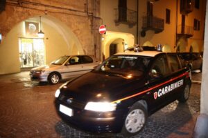 Teneva segregata e seviziava la compagna: arrestato 41enne di Venaria