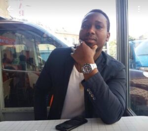 L’autista non ha il resto: giovane del Gambia costretto a scendere dal bus