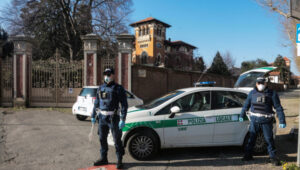 Organizzava viaggi abusivi in Liguria, nei guai un 71enne