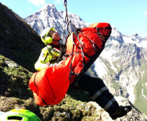 Incidente in montagna, ferita un’escursionista