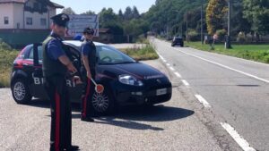 Extracomunitario ubriaco si masturba in un bar: denunciato