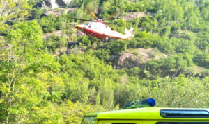 Cade nel torrente mentre sta pescando: grave un 72enne di Ciriè