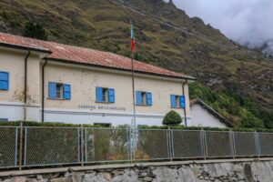 Prete affitta un immobile destinato a esercizi spirituali trasformandolo in un punto turistico: denunciato