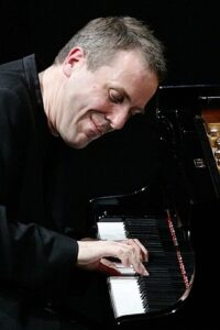 “La nuova stagione concertistica dell’Accademia di Musica di Pinerolo”  Alexander Lonquich al pianoforte