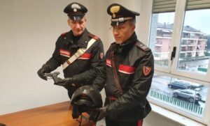 Aggredisce una coppia, rubando due orologi e contanti: 42enne in manette