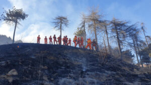 Incendi, il duro sfogo del volontario Aib: «Il grazie dei nostri compaesani è la nostra paga. Le critiche non servono a nulla»