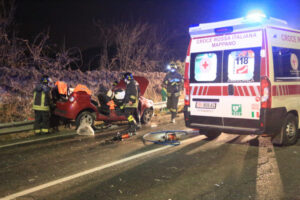 Scontro sulla Sp2, grave un giovane