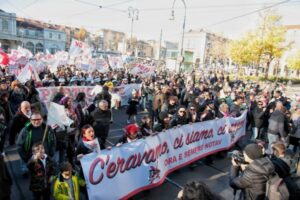 In tanti dal nostro territorio a Torino per dire No all’alta velocità in Val di Susa