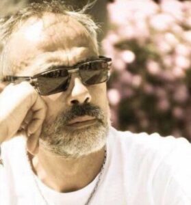 I taxisti dell’aeroporto di Caselle donano a Sagat un defibrillatore in memoria del collega ucciso da un infarto