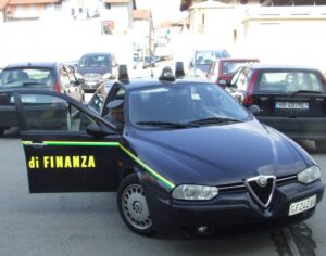 Leinì, blitz antidroga della Finanza: arrestato un 30enne