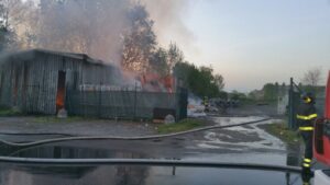 Fiamme nel magazzino delle sedie a  rotelle: rogo danneggia azienda a Mappano