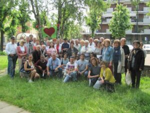 I residenti dicono “no” alla nuova piazza che sacrificherà gli alberi