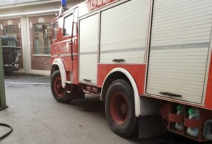Automezzo pesante in fiamme, soltanto tanta paura per l’autista