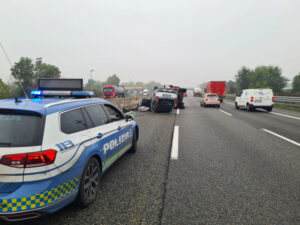Un incidente per direzione di marcia: quattro feriti e problemi al traffico in tangenziale