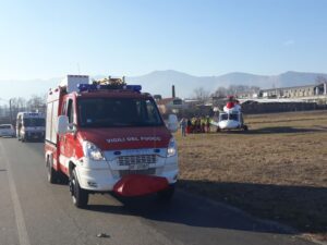 Infortunio alla Cartiera di Devesi: operaio con un braccio incastrato in un macchinario