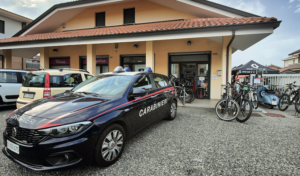Arrestato il rapinatore seriale che colpiva in monopattino