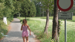 C’è un esibizionista lungo la pista ciclabile tra Ciriè e Nole