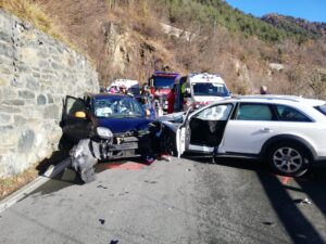 Incidente stradale a Traves: tre feriti