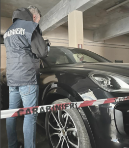 Ritrovata la Porsche Cayenne usata per effettuare le spaccate nella zona