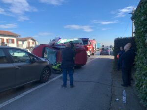 Incidente sulla provinciale di San Maurizio: 4 auto coinvolte, 2 feriti