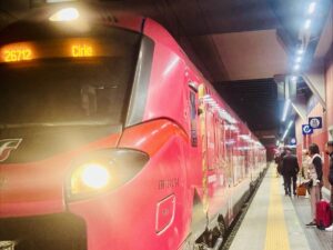 Giro d’Italia, il “Trofeo senza Fine” arriva con il treno a Venaria Reale