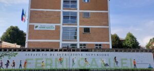Arrestato il professore del Fermi Galilei di Ciriè accusato di molestie agli alunni