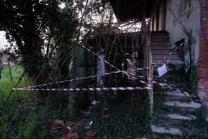 Cadavere mummificato in un cascinale a Leini