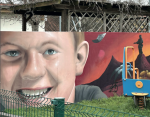 Oltraggio con svastiche al murales di Luca,  la lettera della mamma ai vandali